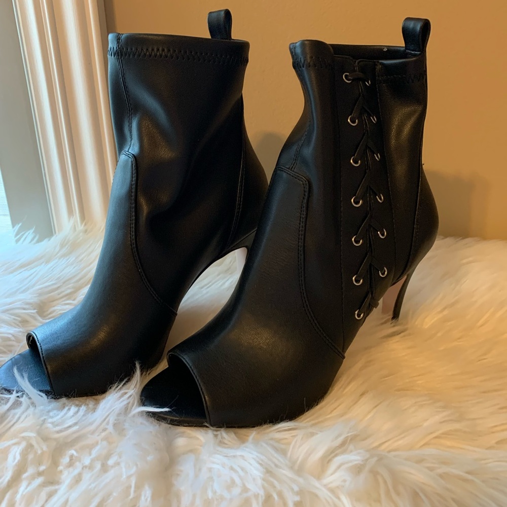 Jessica Simpson Women's Jexell Open Toe Bootie